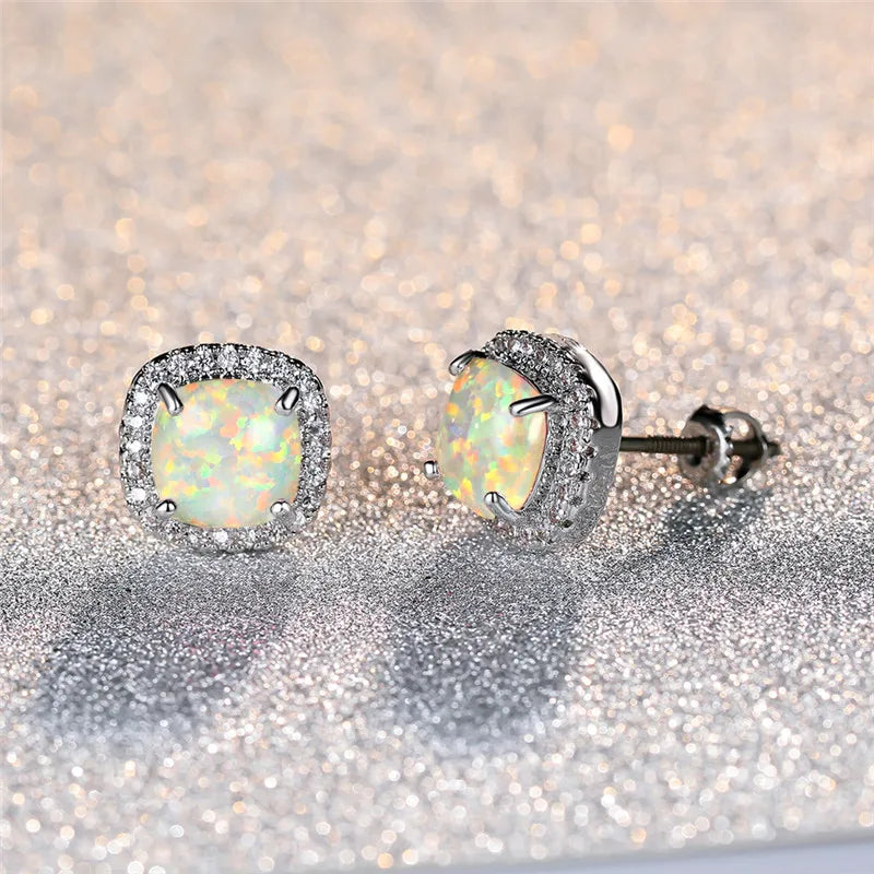 Boucles d'Oreilles Élégantes en Argent avec Opale de Feu Blanc Rond