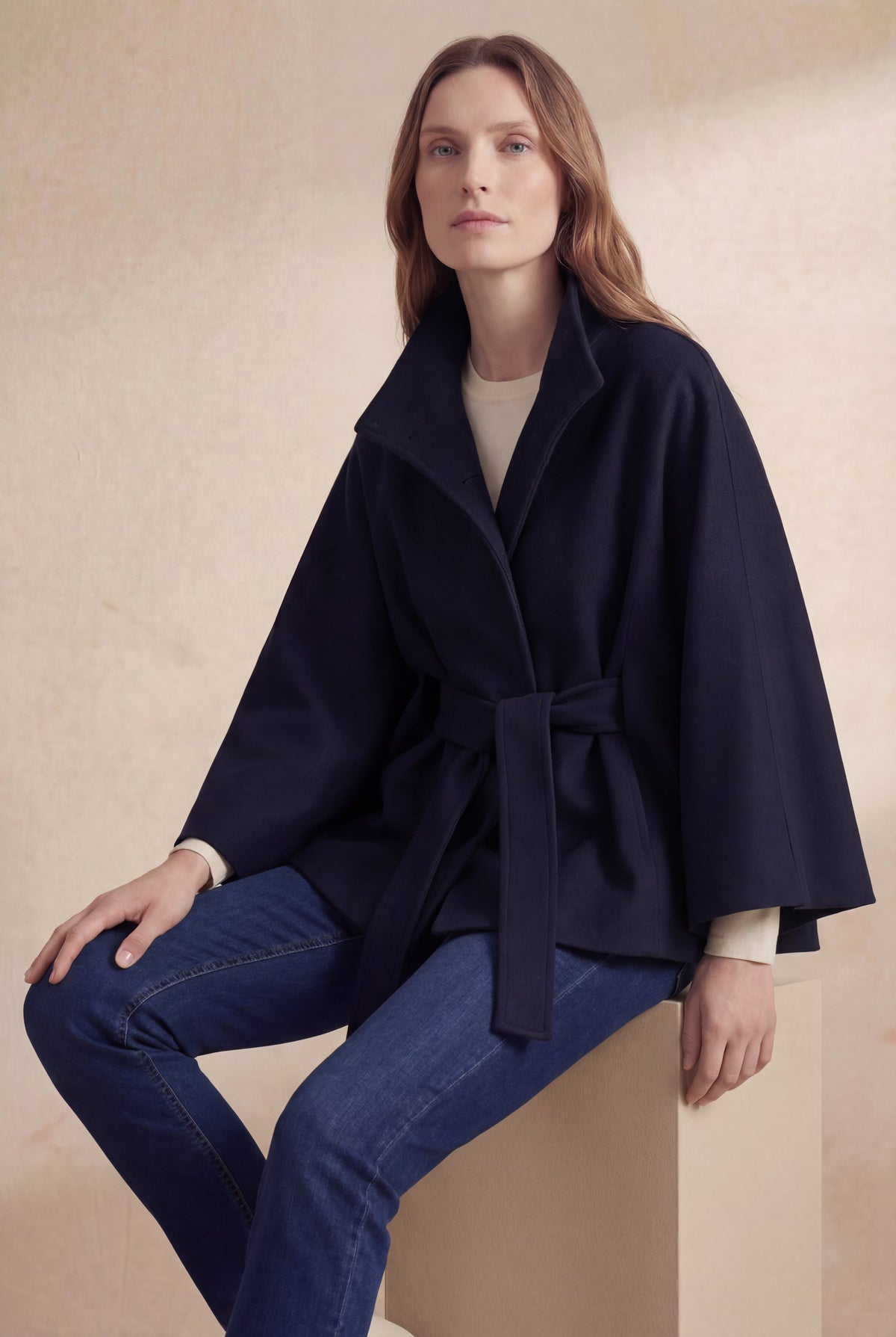 Veste à col montant et ceinture